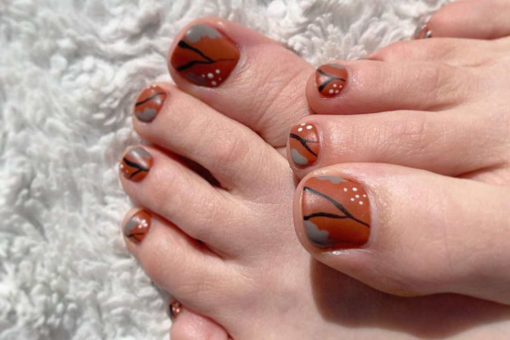 Backdate 3  Gorgeous Fall Pedicure Ideas