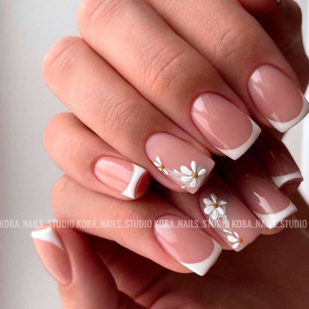 Niche Utama 2  Cool And Trendy French Manicure Ideas